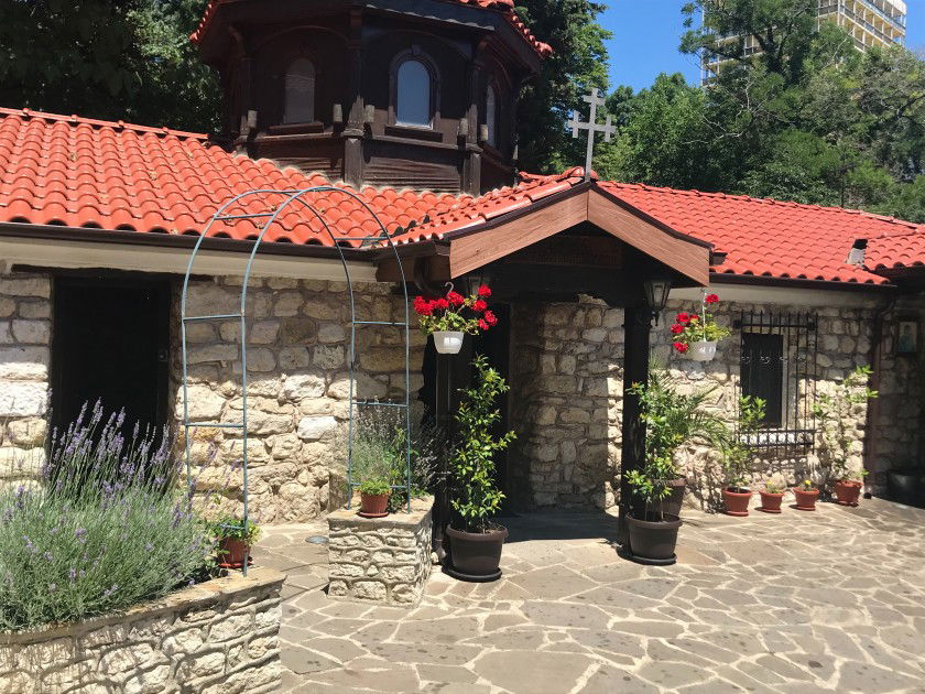 O imagine reprezentand mănăstirea „sfinții constantin și elena”