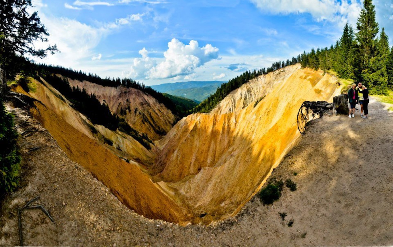 Groapa Ruginoasa
