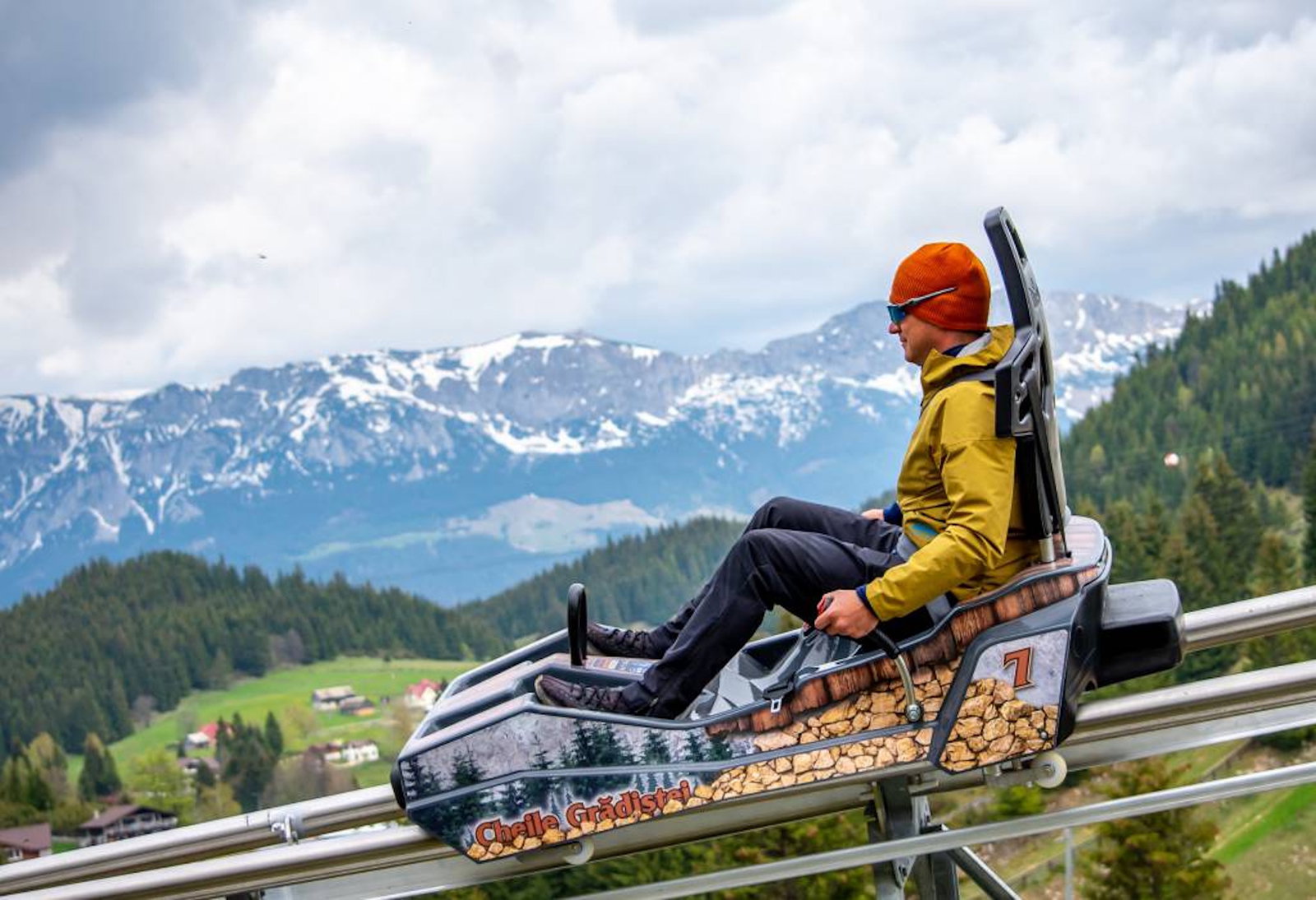Sania pe sine (Alpine Coaster) de la Cheile Gradistei Fundata