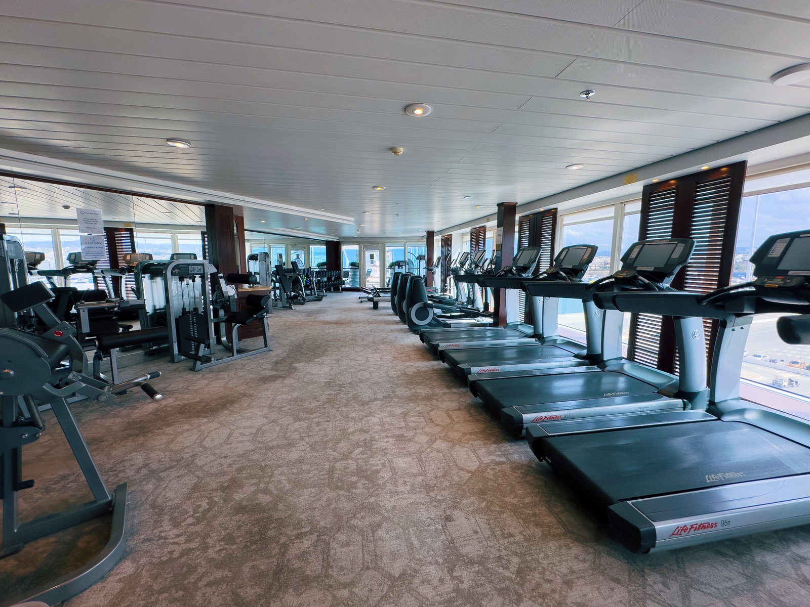Fitness si wellness cu vedere la mare