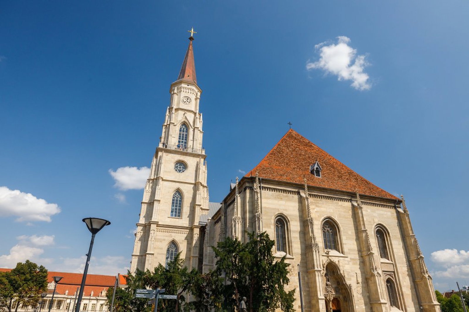 Piata Unirii si Biserica Sfantu Mihail
