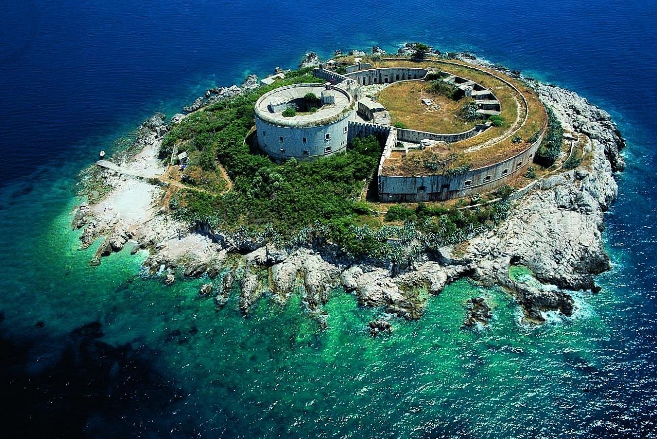 O imagine reprezentand herceg novi