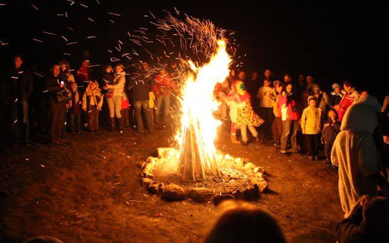 Baza de Agrement si Evenimentele Traditionale (Noaptea de Sanziene / Focul lui Sumedru)