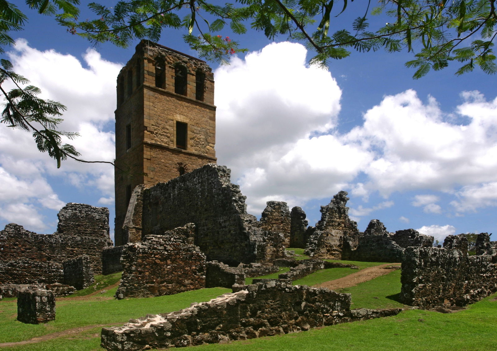 Las Huacas de Panama Viejo