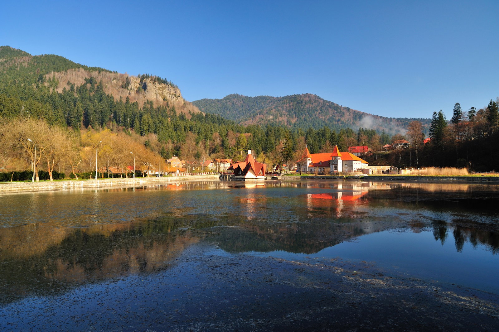 Centrul Wellness Tusnad si Lacul Ciucas