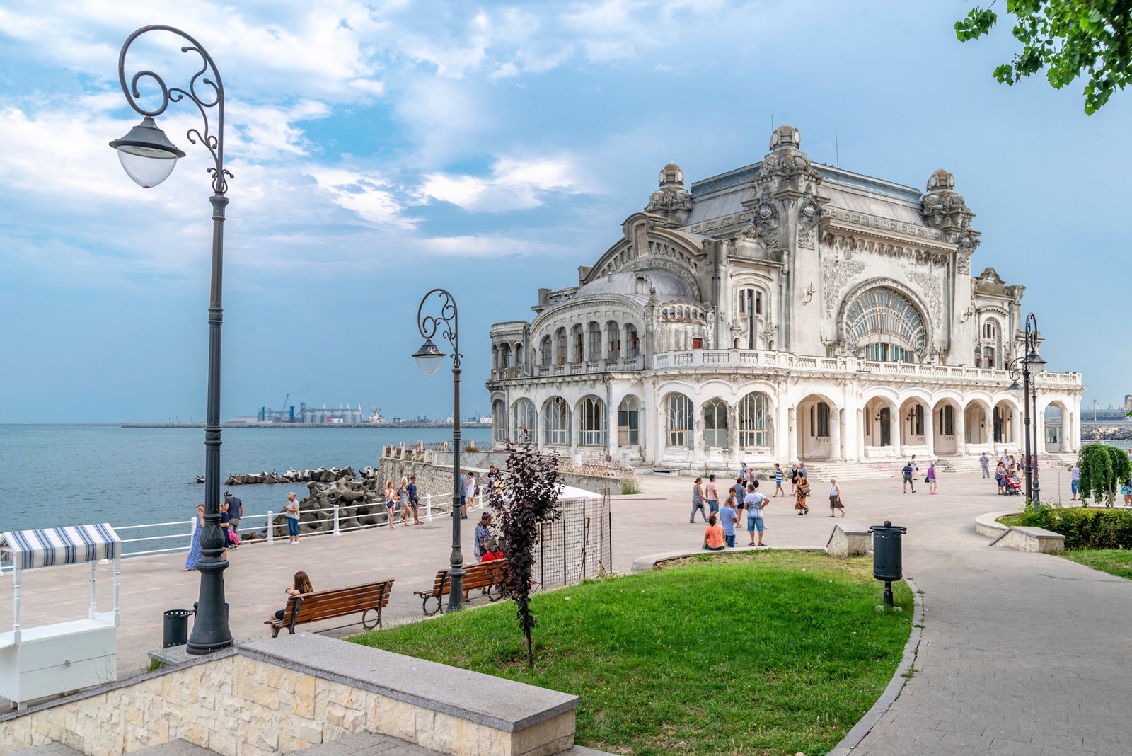 Cazinoul din Constanta si Faleza Pietonala
