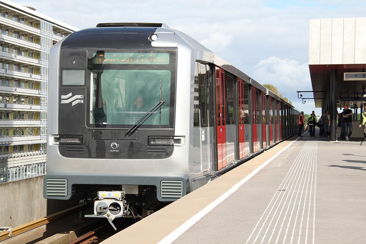 Metrou, tramvai, autobuz (transport urban)