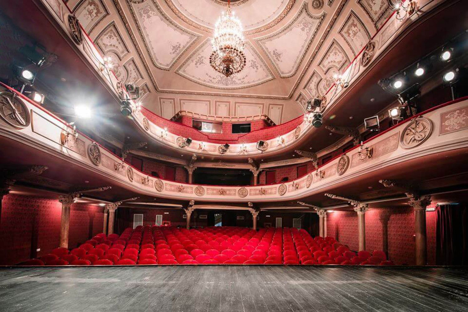 O imagine reprezentand teatrul „maria filotti”