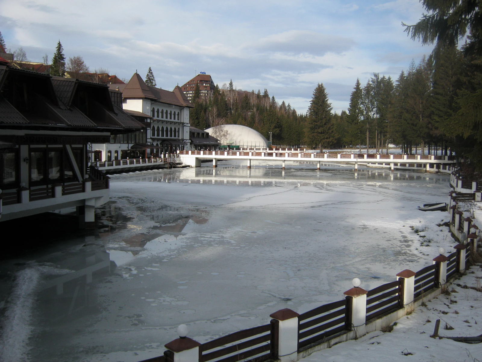 Lacul Miorita (Lacul din Poiana Brasov)