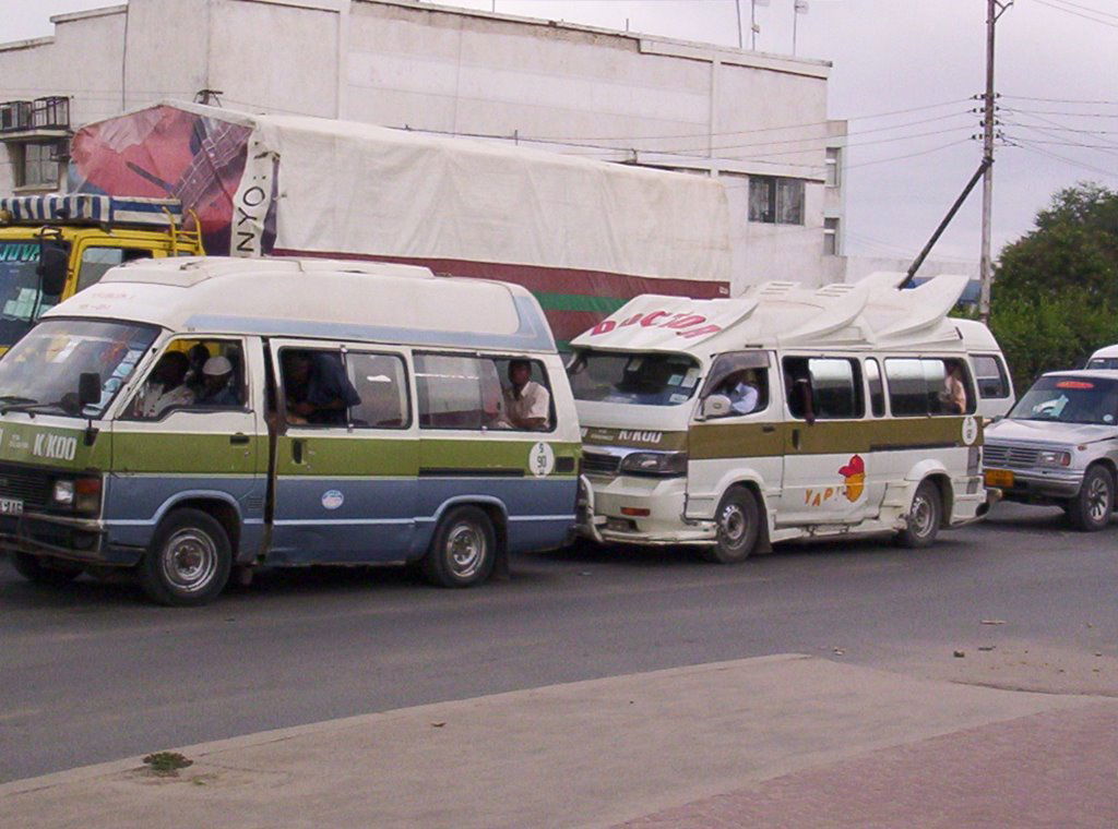 Dala-dala (microbuze locale)