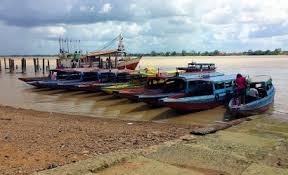 Transport fluvial – esențial în interiorul Surinamului