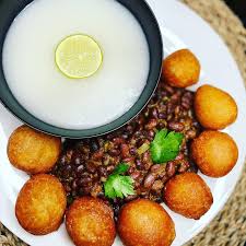 Beignets – Haricots – Bouillie