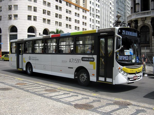 Autobuze