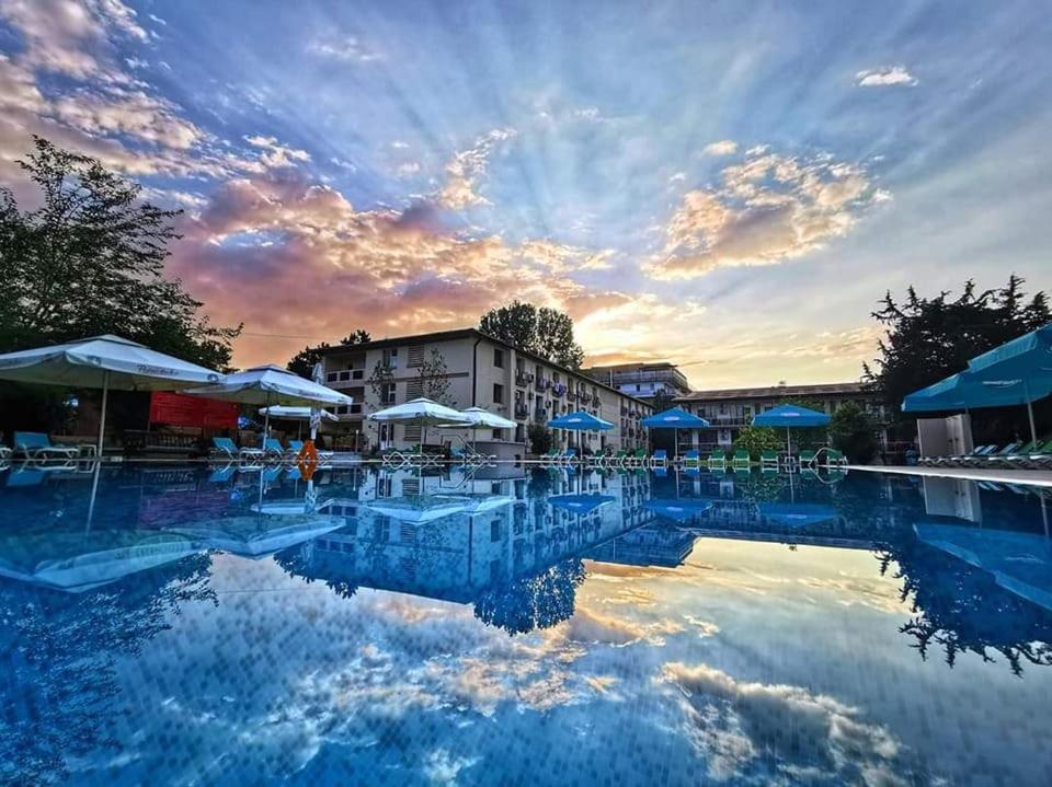 Hotel Q 3*