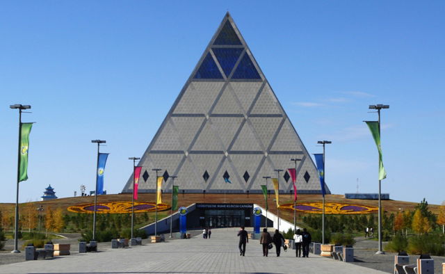 Arhitectura modernă și futuristă (post-1991)