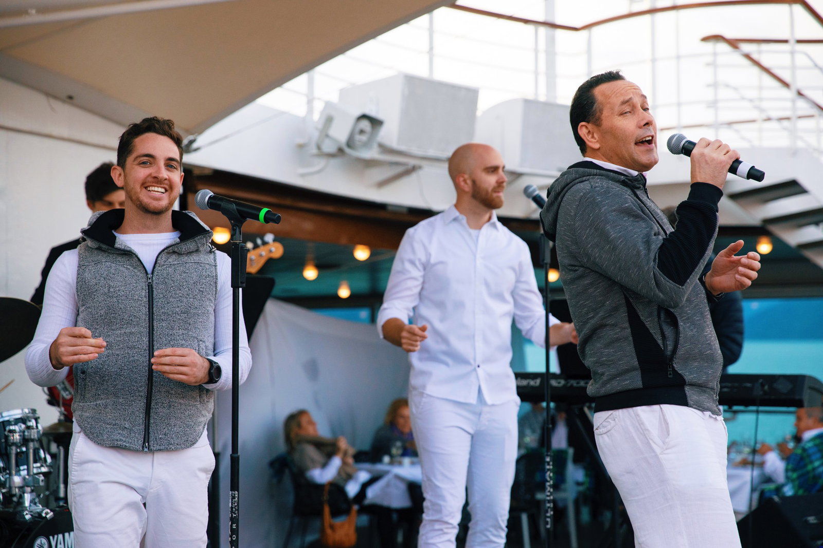 White Night Party si seri tematice