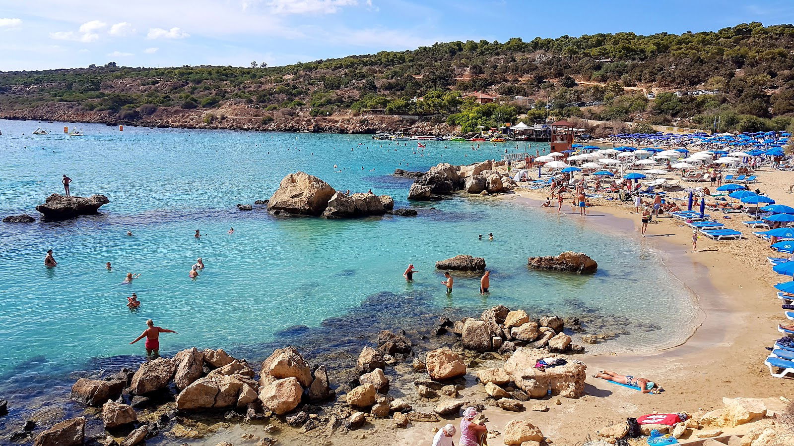 O imagine reprezentand plaja konnos
