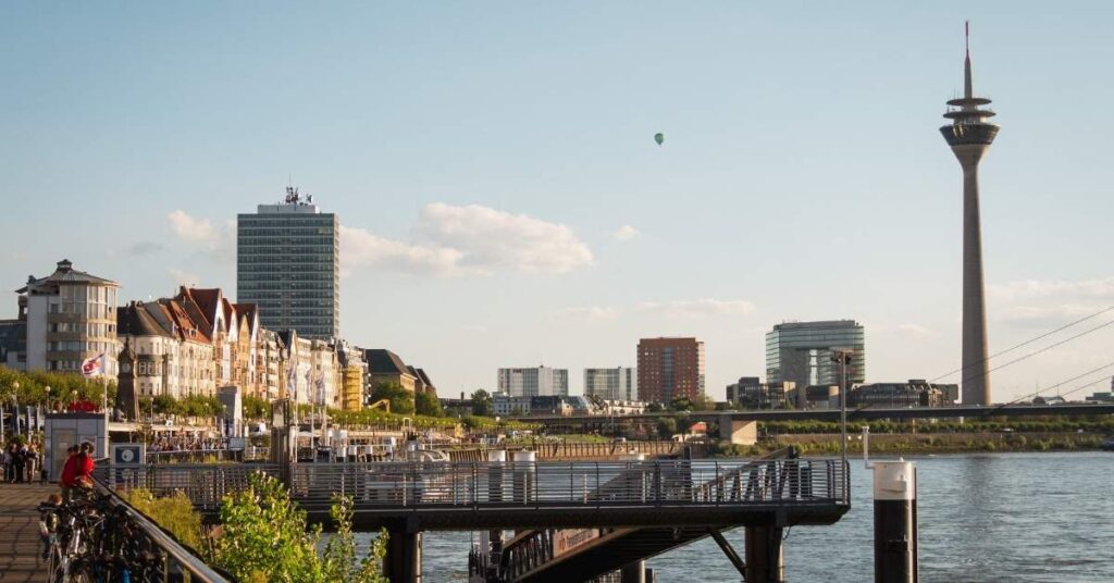 O imagine reprezentand croaziere toamna