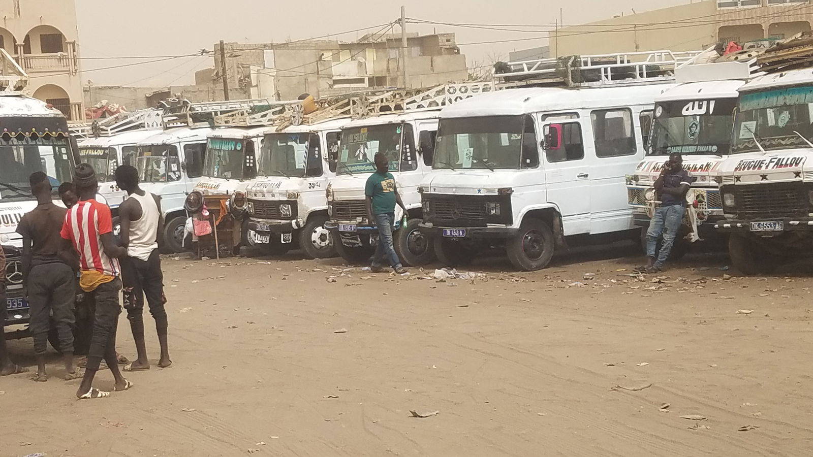 Transport public și mijloace locale