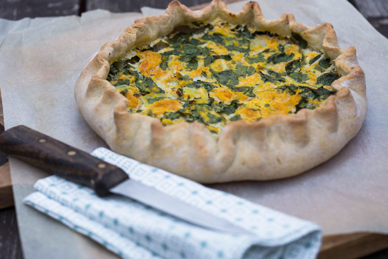 Tarta salada (pascualina, brânză, dovleac, spanac)