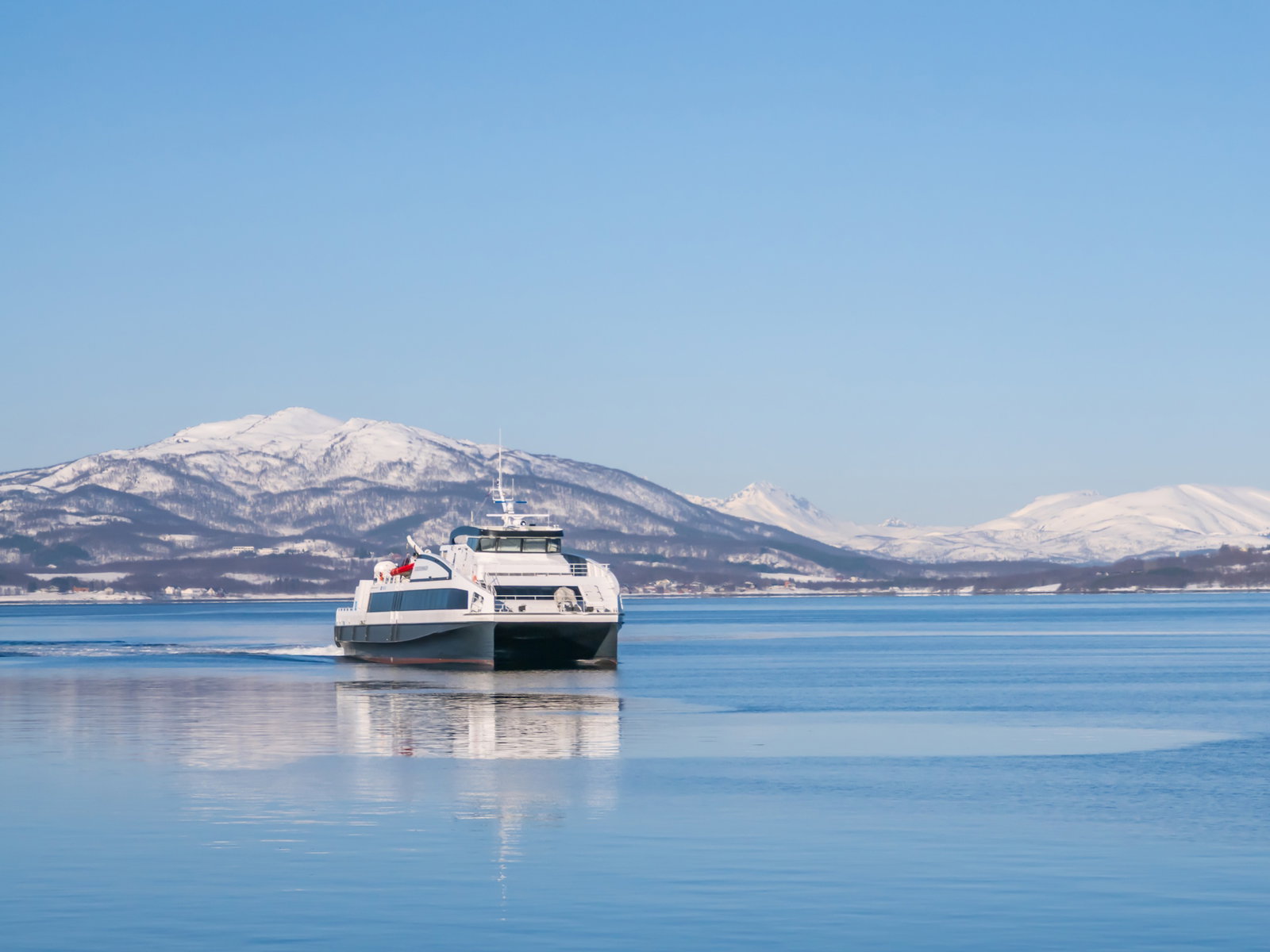 O imagine reprezentand croaziere iarna