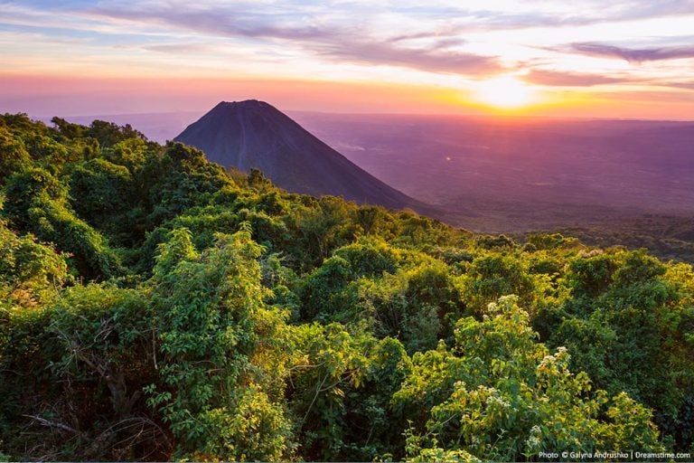 O imagine reprezentand el salvador